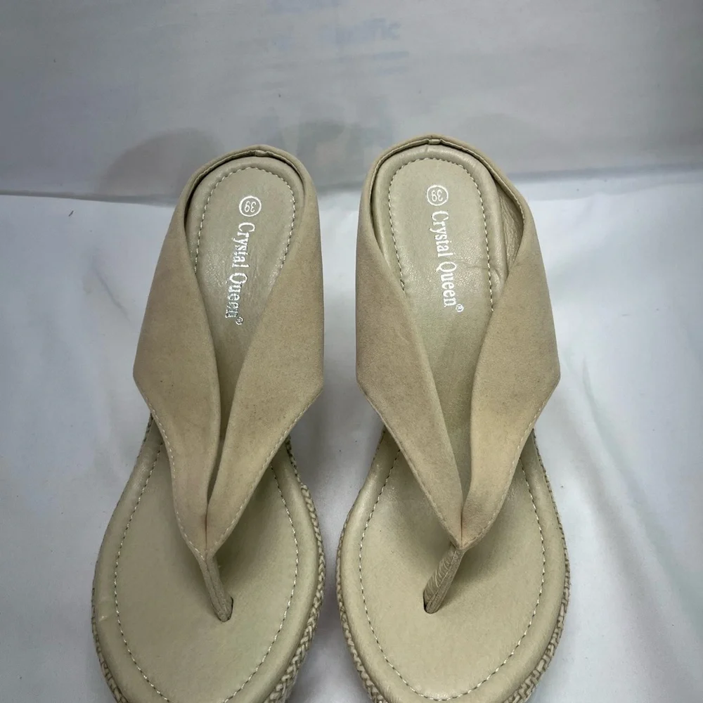 CRYSTAL QUEEN NEW BEIGE WEDGE SANDAL W/WOVEN TRIM SZ‎ 7.5-8 3.5” Wedge heel